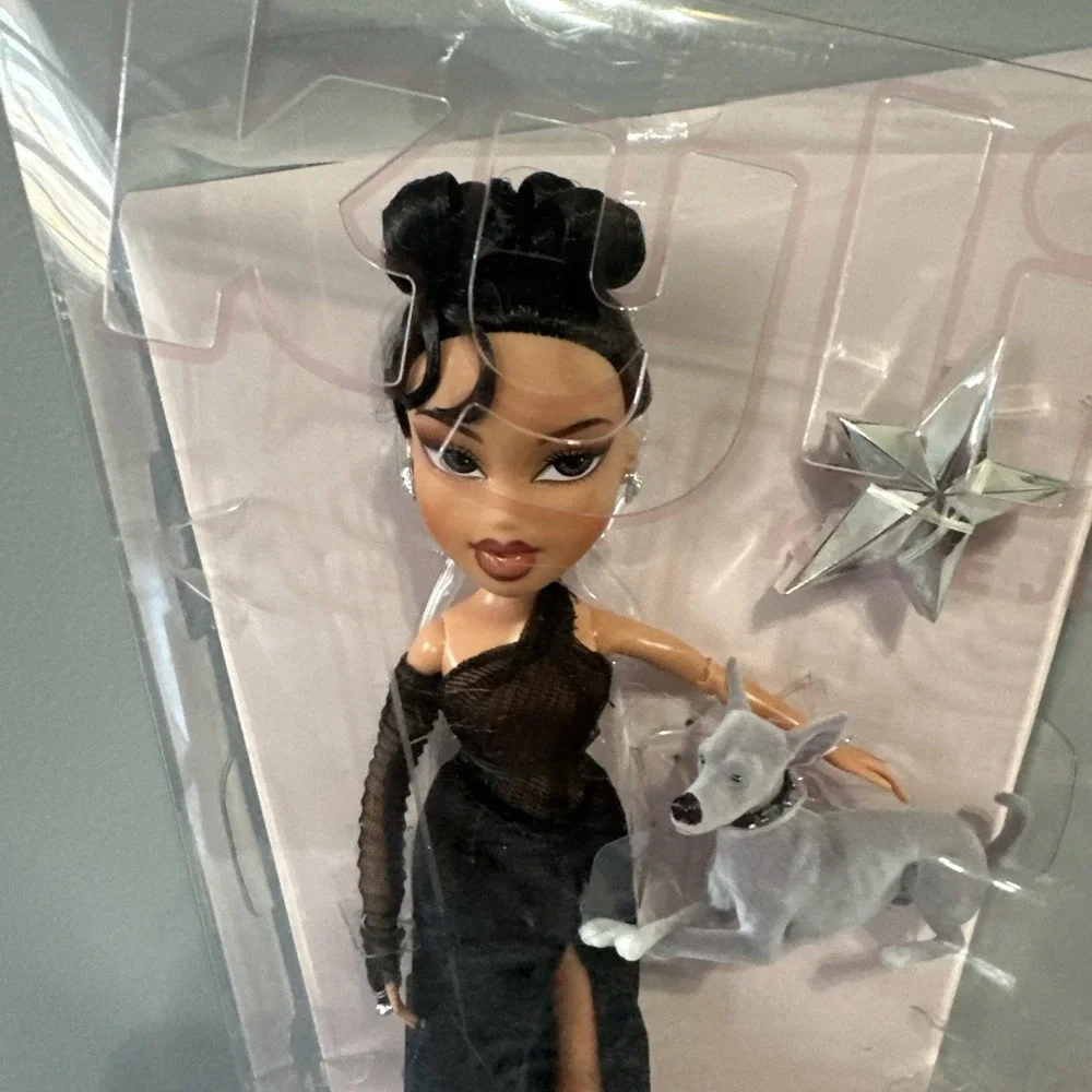 Bratz x Kylie Jenner Night Fashion‎ Doll with Evening Gown Pet Dog and Poster